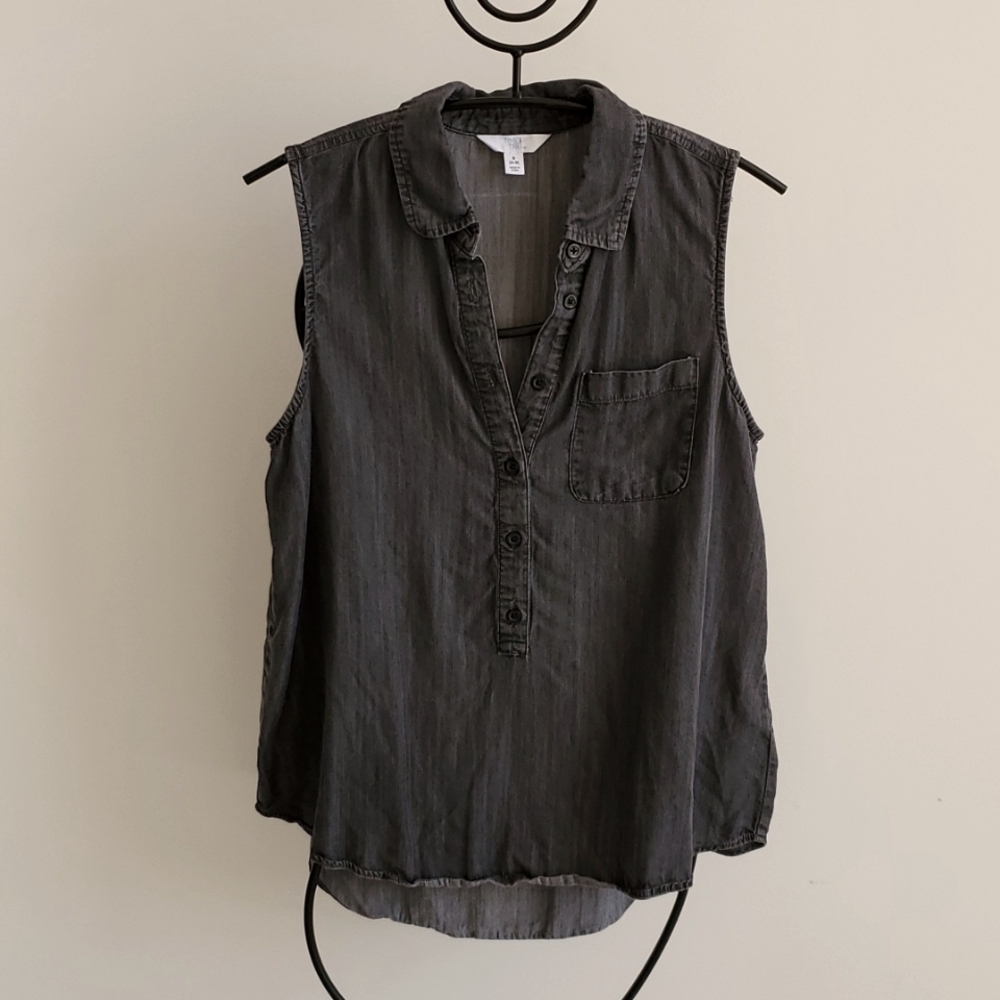 Time and Tru * Gray collared tank